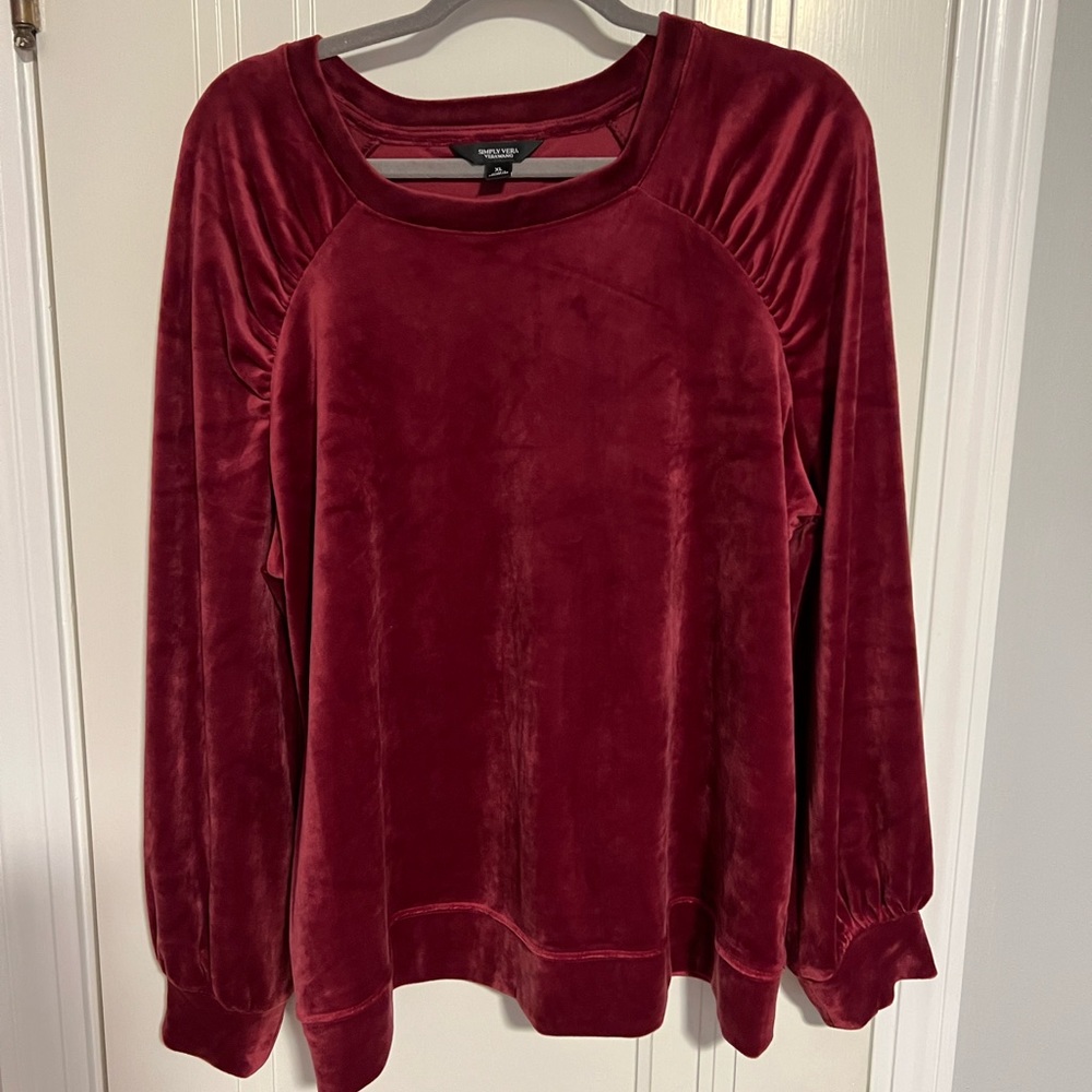 NWOT Beautiful dark red top
